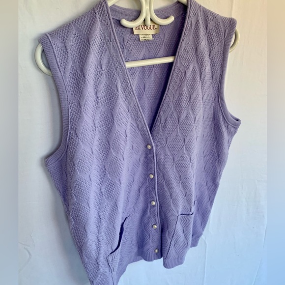 SOLD ❌ Knitted vest vintage pearl buttons size M light purple - Picture 10 of 16